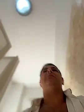 Snapshot of SecretlyDD chatting on 11.12.25 SecretlyDD online show from 11.12.25