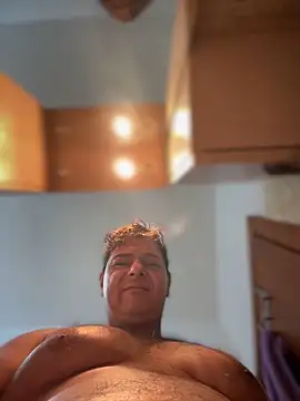 Snapshot of SecretlyDD chatting on 11.15.25 SecretlyDD online show from 11.15.25