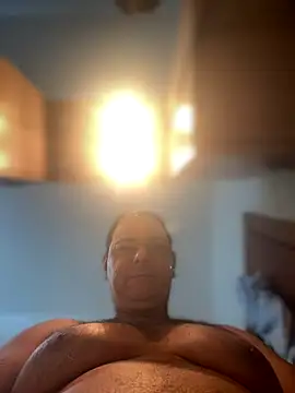 Snapshot of SecretlyDD chatting on 11.18.25 SecretlyDD online show from 11.18.25