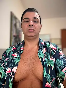 Snapshot of SecretlyDD chatting on 11.28.25 SecretlyDD online show from 11.28.25