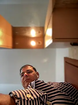 Snapshot of SecretlyDD chatting on 12.03.25 SecretlyDD online show from 12.03.25