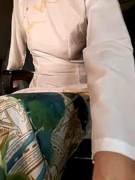 Lucy limon online show from 02.02.26