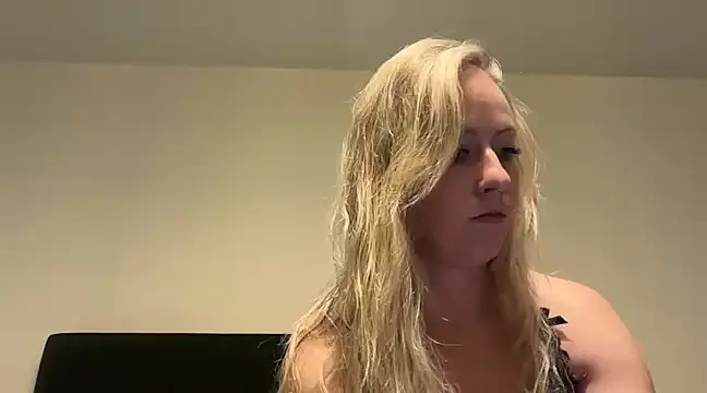 Emmy frenchie online show from 01.02.25