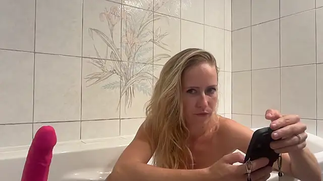 Emmy frenchie online show from 09.21.25