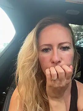 Emmy frenchie online show from 10.03.25