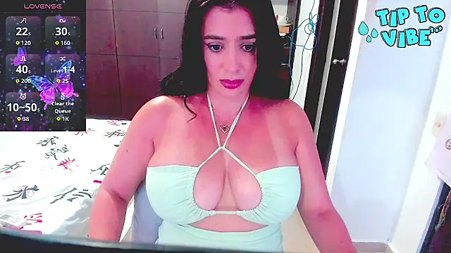 Snapshot of hugetits90xxx chatting on 02.20.26 hugetits90xxx online show from 02.20.26