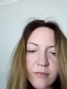 Snapshot of KattyLuuu chatting on 04.15.26 KattyLuuu online show from 04.15.26