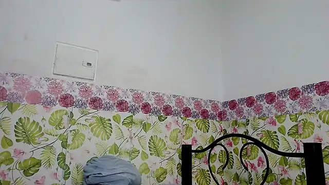 Snapshot of sweetfantacies18 chatting on 01.25.25 sweetfantacies18 online show from 01.25.25