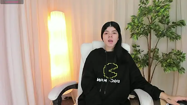 Maddy bennet online show from 03.07.25