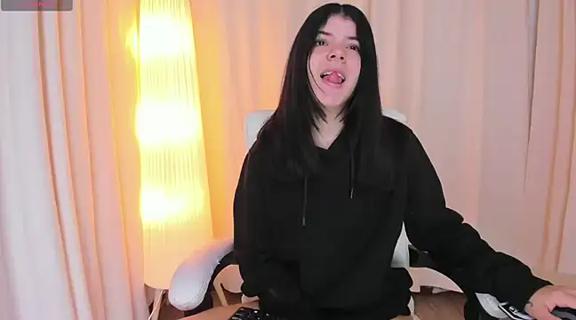 Maddy bennet online show from 03.12.25