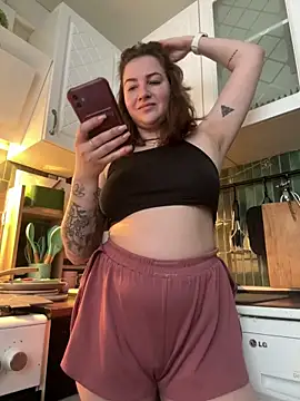 Snapshot of MayaMystic chatting on 02.04.26 MayaMystic online show from 02.04.26