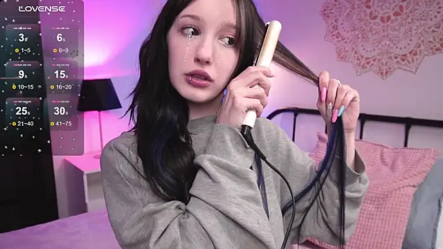 Lissa Meow  online show from 01.25.25