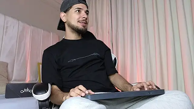 Samir bear online show from 10.31.25