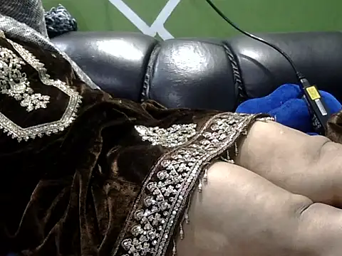 Housewife12 online show from 01.18.26