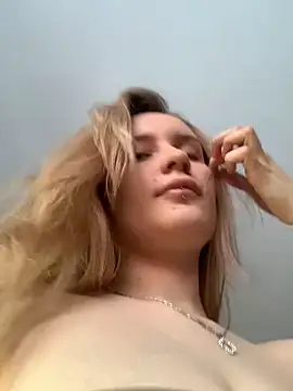 Snapshot of Sweet_white_chocolate chatting on 02.19.25 Sweet white chocolate online show from 02.19.25