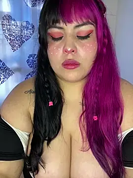 Snapshot of Pinky-Flower chatting on 01.17.25 Pinky-Flower online show from 01.17.25