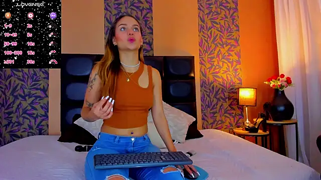 Snapshot of hinata_itachi chatting on 02.06.25 hinata itachi online show from 02.06.25