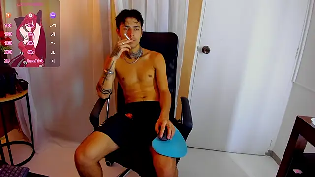 Snapshot of hinata_itachi chatting on 02.21.25 hinata itachi online show from 02.21.25