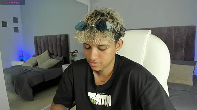 Dominick jones online show from 01.20.25