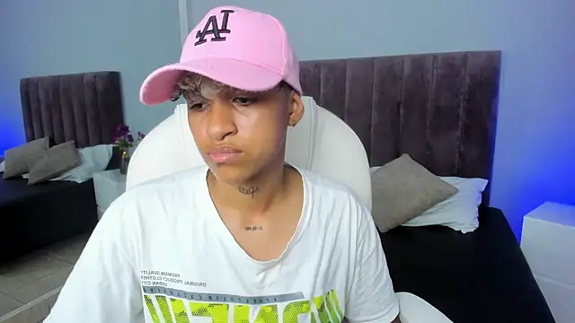 Dominick jones online show from 02.07.25