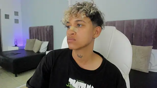 Dominick jones online show from 02.12.25