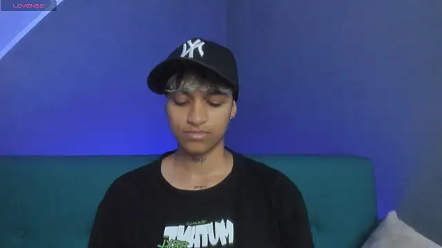 Dominick jones online show from 03.04.25