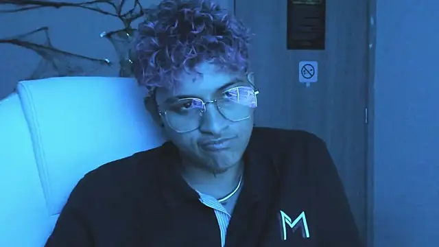 Dominick jones online show from 10.10.25