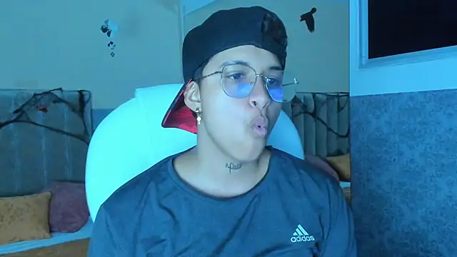 Dominick jones online show from 10.15.25