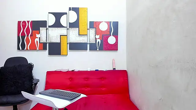 Mariana 16  online show from 02.22.25