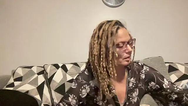 Snapshot of skarfos1babe69 chatting on 12.30.24 skarfos1babe69 online show from 12.30.24