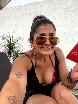 AlejandritaMilano online show from 11.27.25