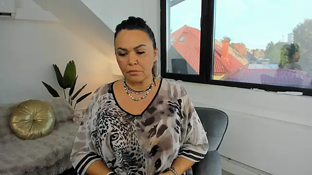 Snapshot of Aileen_Stone chatting on 07.17.26 Aileen Stone online show from 07.17.26