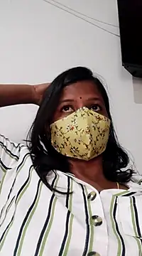 Snapshot of Tamil_Sanjana_ chatting on 01.05.25 Tamil Sanjana  online show from 01.05.25