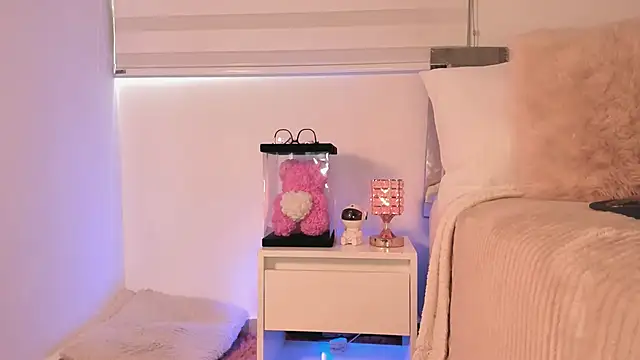 Alissonroses online show from 11.22.25