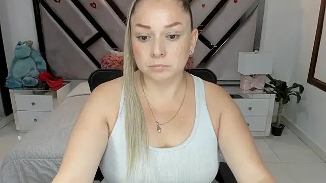 natalia5560 online show from 11.25.25