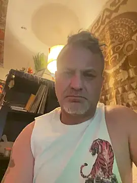 Snapshot of SilverandFox chatting on 01.07.25 SilverandFox online show from 01.07.25