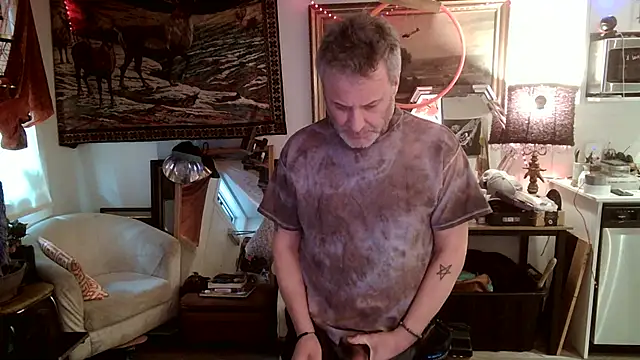 Snapshot of SilverandFox chatting on 02.14.25 SilverandFox online show from 02.14.25