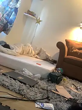 Snapshot of SilverandFox chatting on 10.13.25 SilverandFox online show from 10.13.25