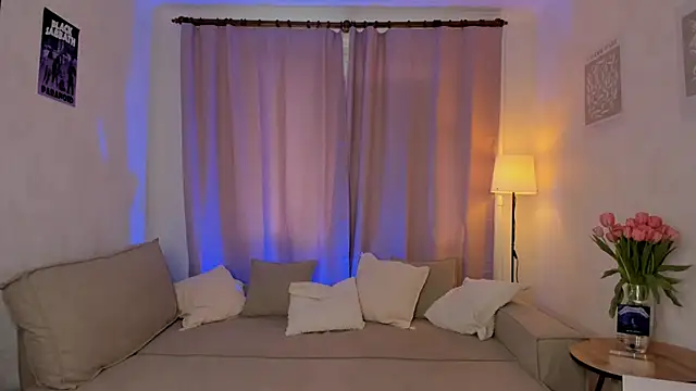 LucyLure online show from 02.04.25