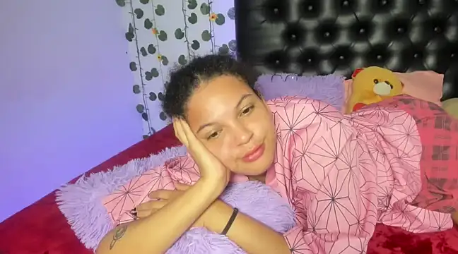 Snapshot of Luluhot_69 chatting on 12.20.24 Luluhot 69 online show from 12.20.24