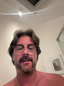 Snapshot of Johnny_Bottoms chatting on 07.01.26 Johnny Bottoms online show from 07.01.26