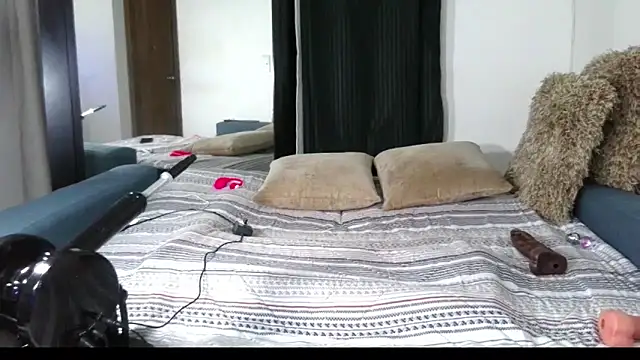 Carla-Bonny18 online show from 03.07.26