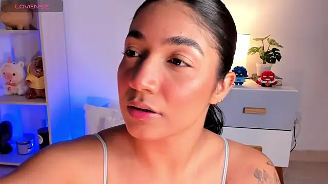 martina roldam online show from 02.04.25