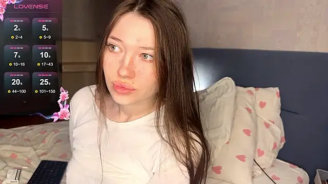 Snapshot of eva_varnerr chatting on 02.05.26 eva varnerr online show from 02.05.26