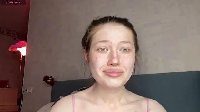 Snapshot of eva_varnerr chatting on 04.04.26 eva varnerr online show from 04.04.26
