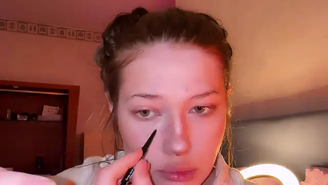 Snapshot of eva_varnerr chatting on 06.03.26 eva varnerr online show from 06.03.26