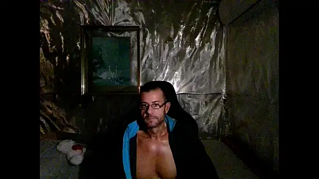 Snapshot of Marieettee chatting on 12.27.24 Marieettee online show from 12.27.24