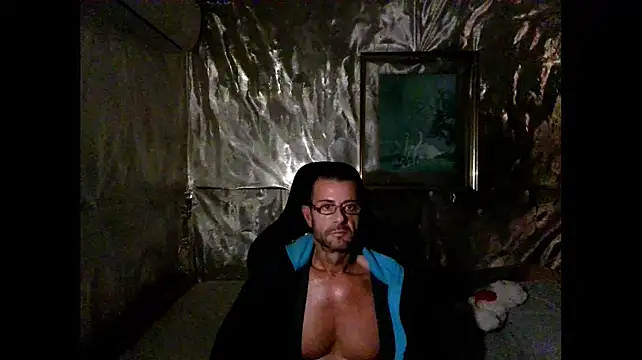 Snapshot of Marieettee chatting on 12.27.24 Marieettee online show from 12.27.24