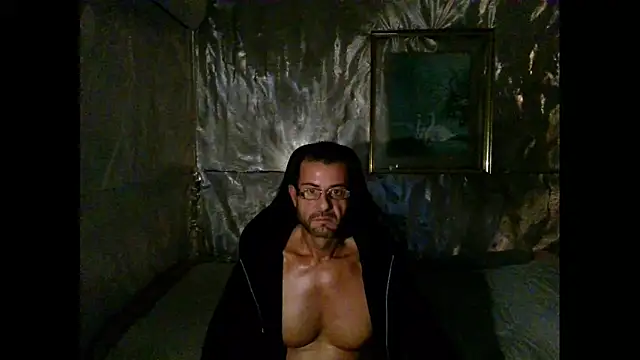 Snapshot of Marieettee chatting on 01.10.25 Marieettee online show from 01.10.25