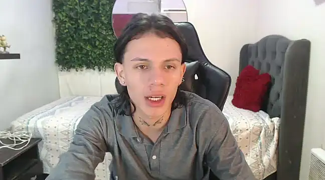 Snapshot of andy_dan18 chatting on 01.11.25 andy dan18 online show from 01.11.25